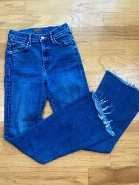 Mother The Weekender Fray Jeans Women's 26 Blue Denim Take It Easy Wash